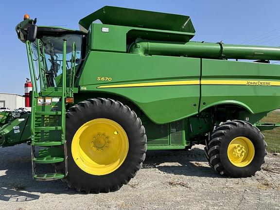 Image of John Deere S670 equipment image 3