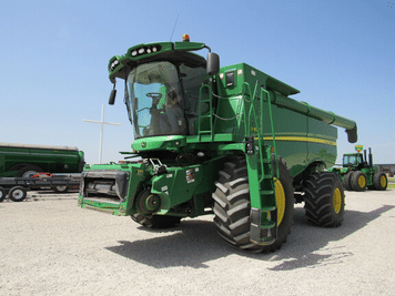 Main image John Deere S670