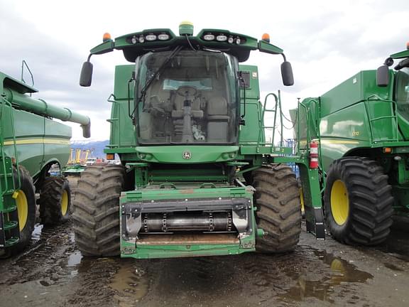 Image of John Deere S670 equipment image 1