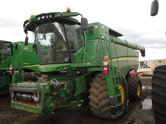 Image of John Deere S670 equipment image 2