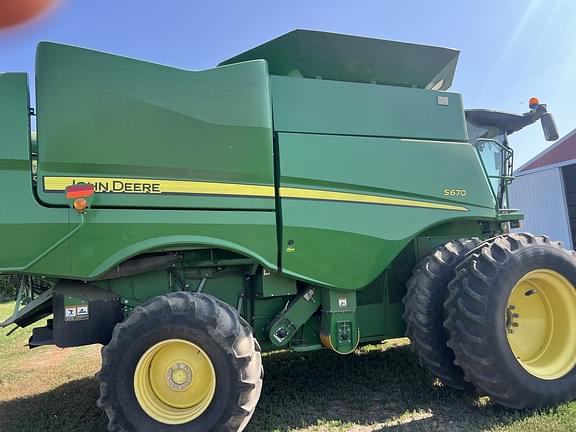 Image of John Deere S670 Primary image