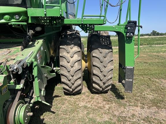 Image of John Deere S670 equipment image 2