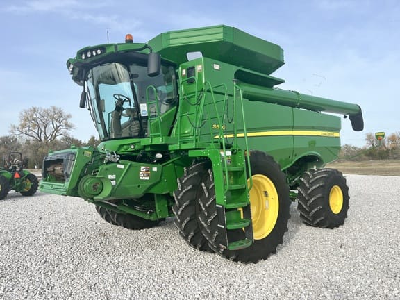 2015 John Deere S670 Equipment Image0