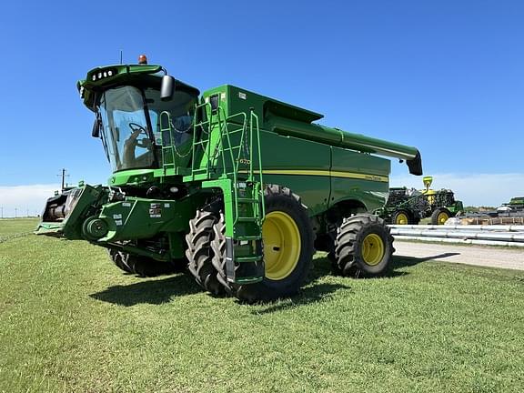 Image of John Deere S670 Primary image