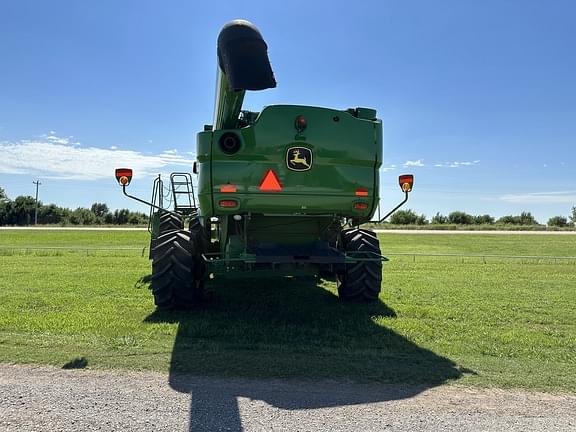 Image of John Deere S670 equipment image 3