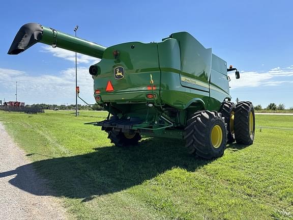 Image of John Deere S670 equipment image 4