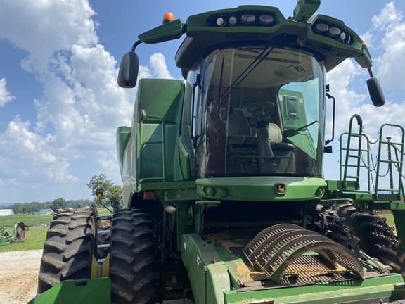 Main image John Deere S670