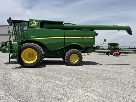 Image of John Deere S670 equipment image 1