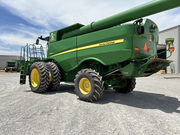 Image of John Deere S670 equipment image 2