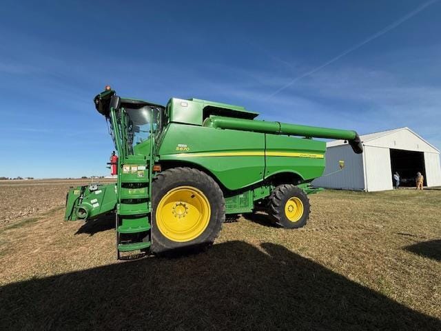 2015 John Deere S670 Equipment Image0