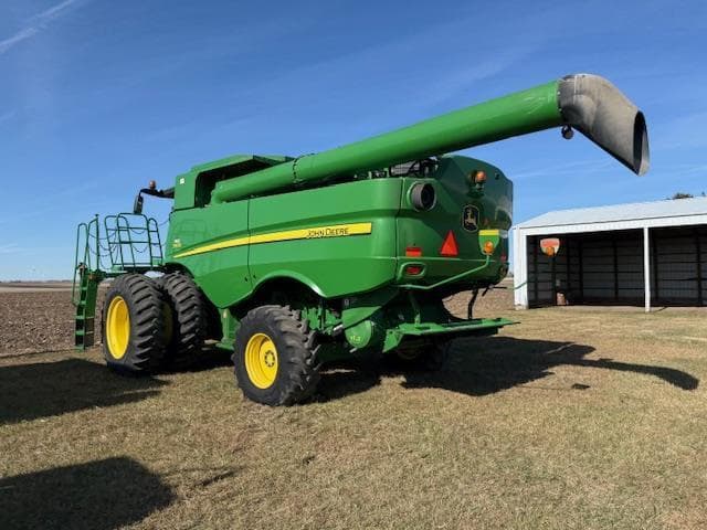 Image of John Deere S670 equipment image 4