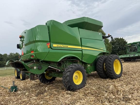 Image of John Deere S670 equipment image 2