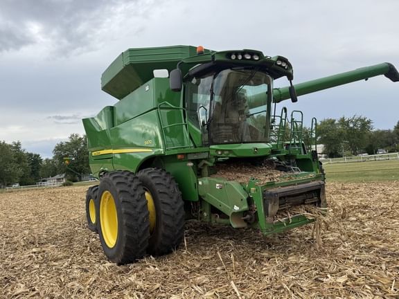 2015 John Deere S670 Equipment Image0