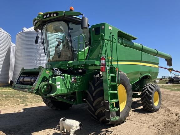 Image of John Deere S670 equipment image 1