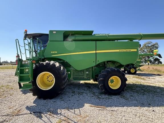 Image of John Deere S670 equipment image 4