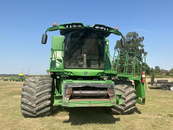 Image of John Deere S670 equipment image 1