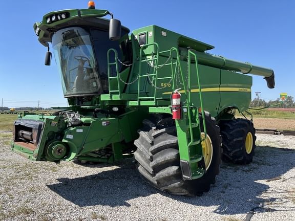 2015 John Deere S670 Image