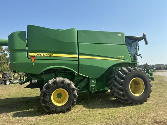 Image of John Deere S670 equipment image 4