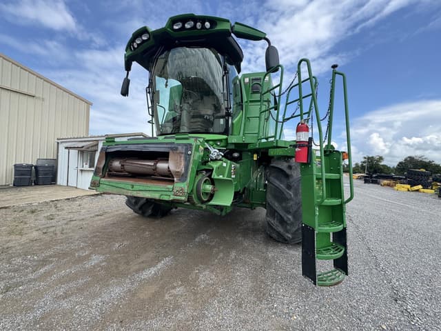 Image of John Deere S670 equipment image 4