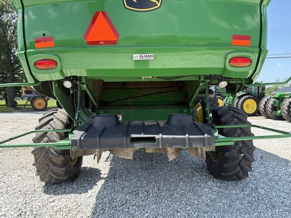 Image of John Deere S670 equipment image 4