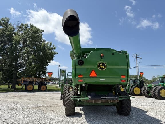 Image of John Deere S670 equipment image 3
