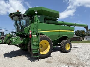 2015 John Deere S670 Image