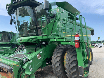 Main image John Deere S670