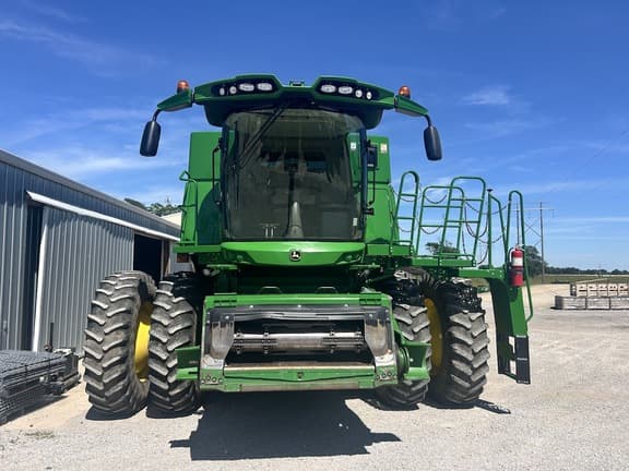 Image of John Deere S670 equipment image 2