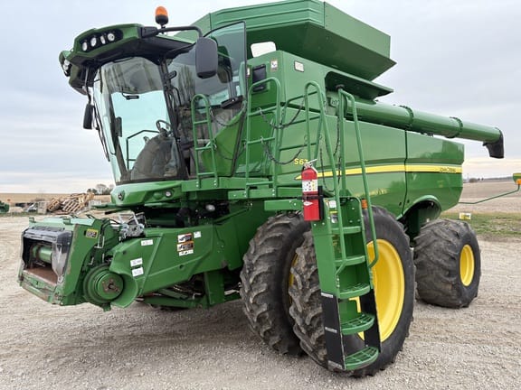 2015 John Deere S670 Equipment Image0