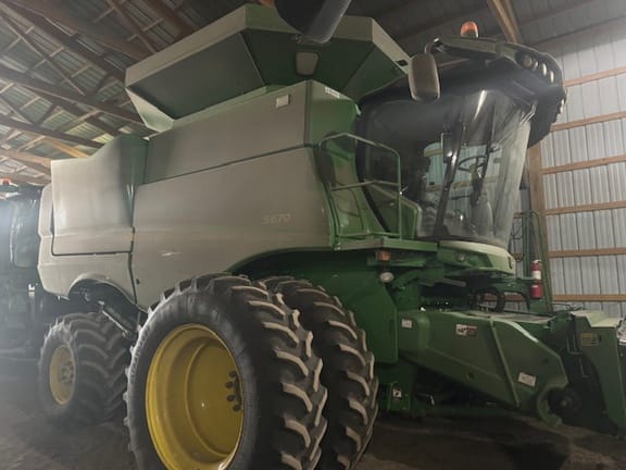 Main image John Deere S670