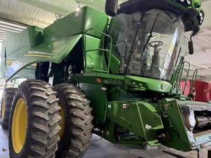 2015 John Deere S670 Image