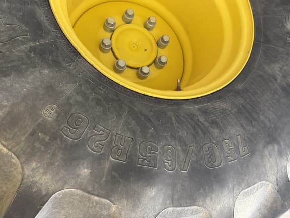 Image of John Deere S670 equipment image 4