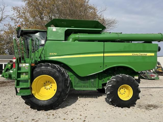 Image of John Deere S670 equipment image 2