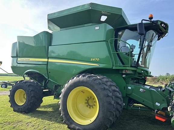 Image of John Deere S670 equipment image 3