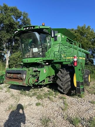 Image of John Deere S670 equipment image 1