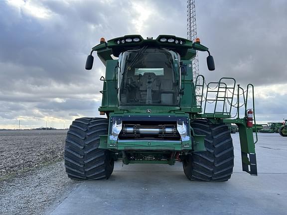 Image of John Deere S670 equipment image 4