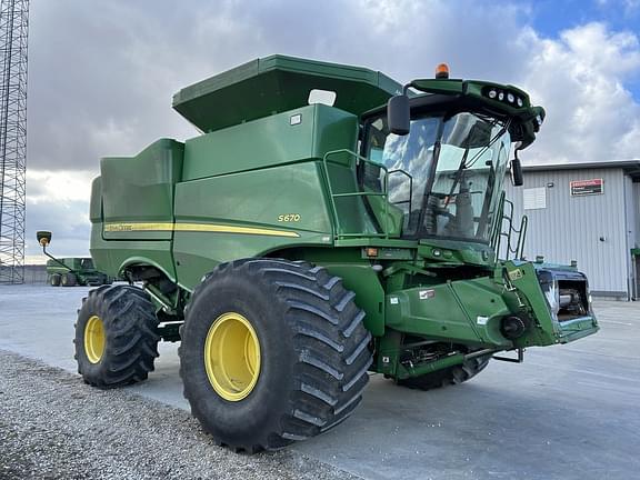 Image of John Deere S670 equipment image 3