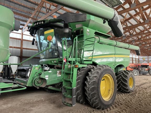 Image of John Deere S670 Primary image