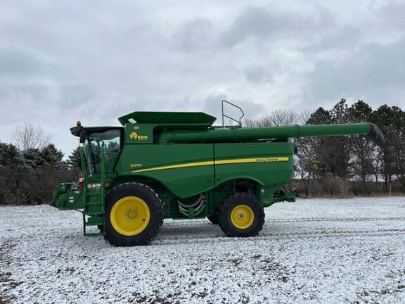 Image of John Deere S670 Image 1