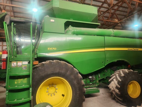 Image of John Deere S670 equipment image 4