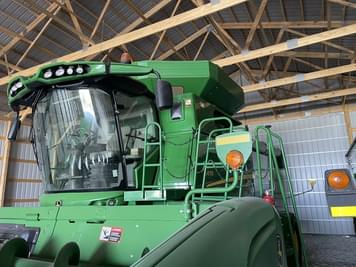 Main image John Deere S670