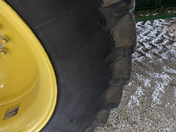 Image of John Deere S670 equipment image 4