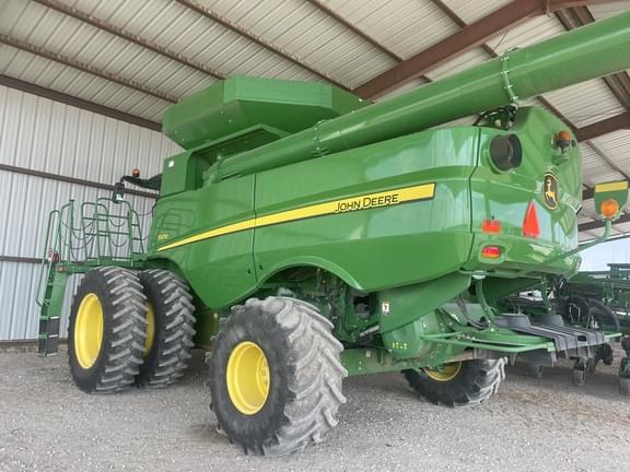 Image of John Deere S670 equipment image 4