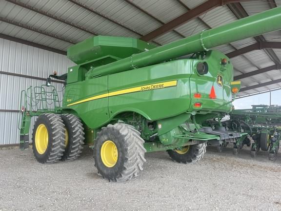 Image of John Deere S670 Primary image