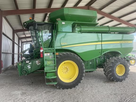 Image of John Deere S670 equipment image 1