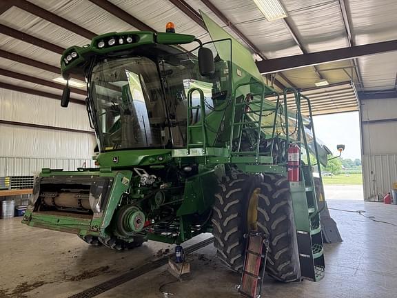 Image of John Deere S670 equipment image 4
