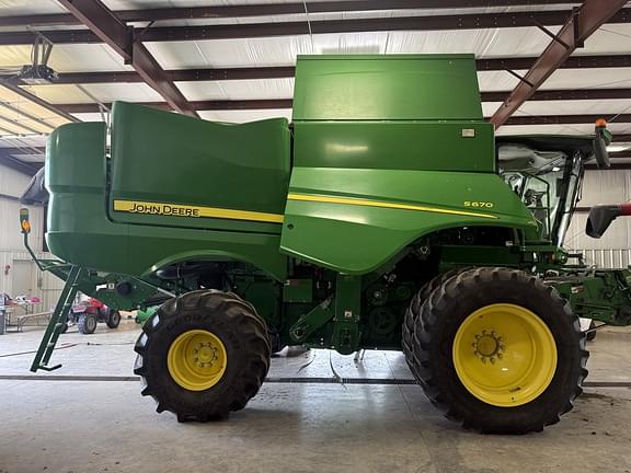 Image of John Deere S670 equipment image 1