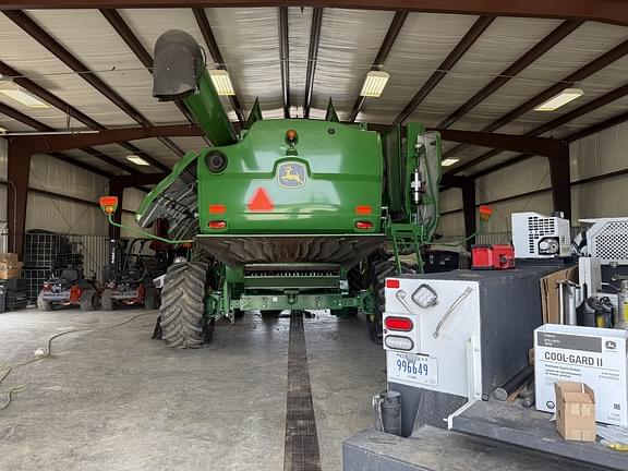 Image of John Deere S670 equipment image 2