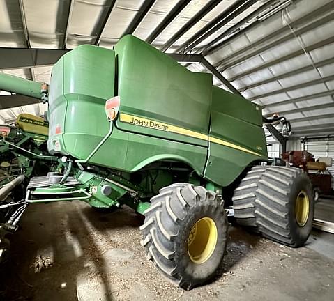 Image of John Deere S670 equipment image 1