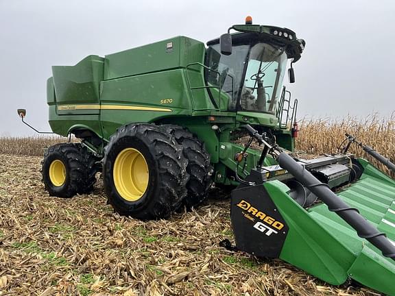 Image of John Deere S670 equipment image 1